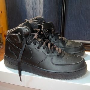 Air Force black/black high top